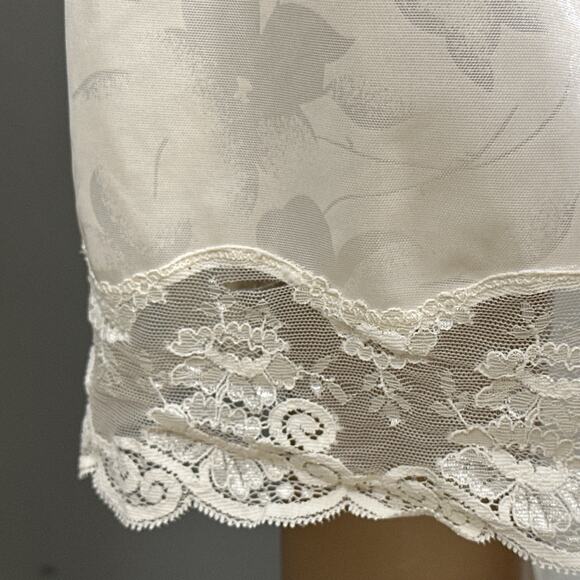Vintage JCPenney Intimate Thoughts Adonna Half Slip Large Floral Jacquard Lace - Picture 3 of 7